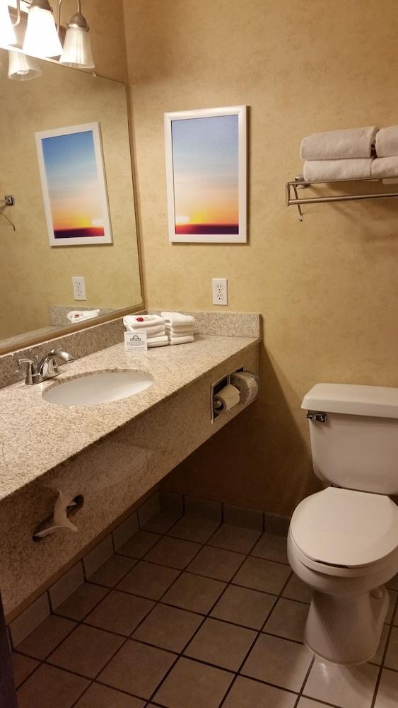 Days Inn & Suites By Wyndham Ванкувер Екстер'єр фото
