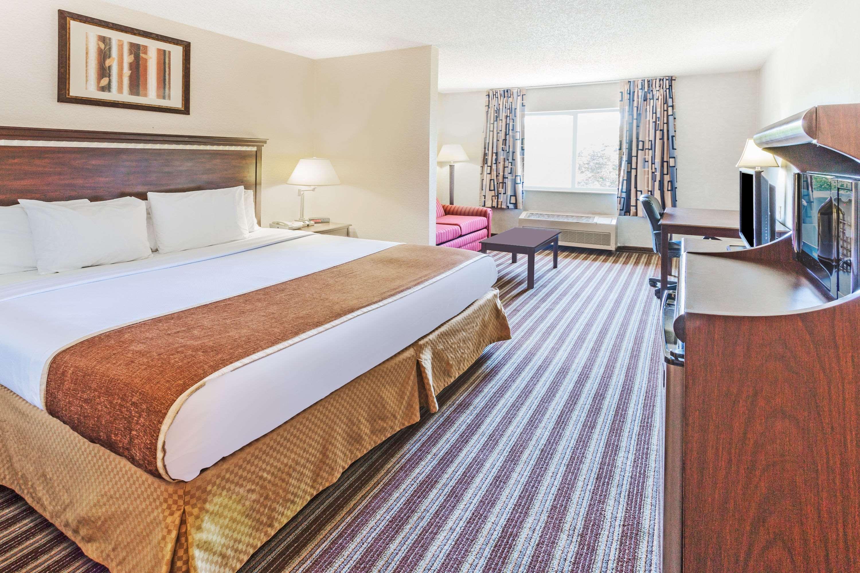Days Inn & Suites By Wyndham Ванкувер Екстер'єр фото
