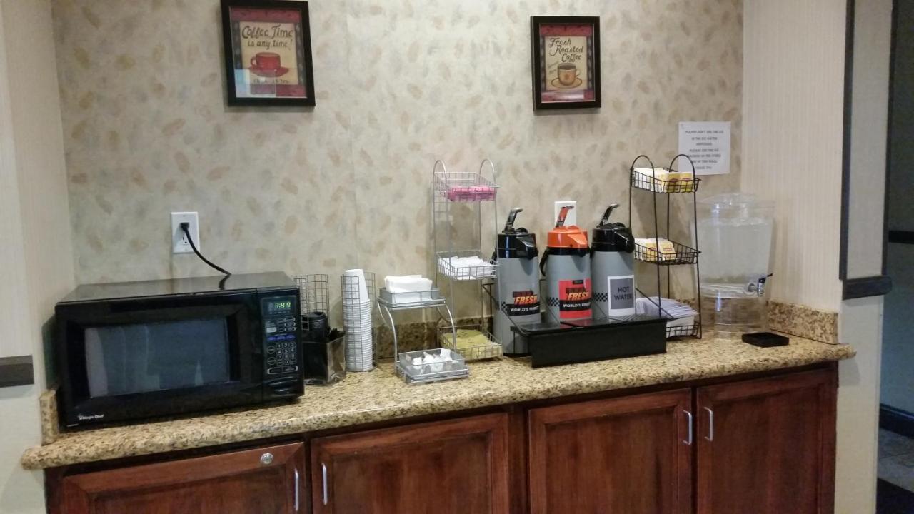 Days Inn & Suites By Wyndham Ванкувер Екстер'єр фото